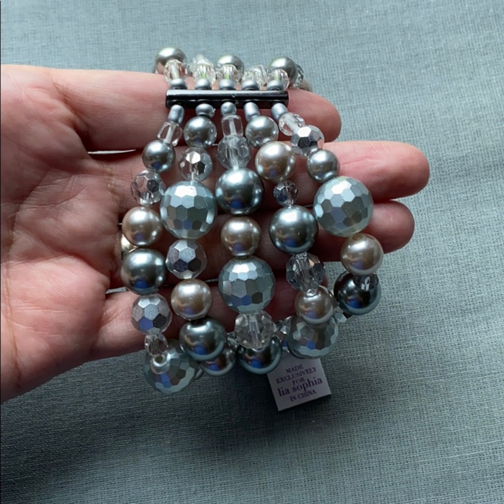Lia Sophia Resin Pearl stretch bracelet